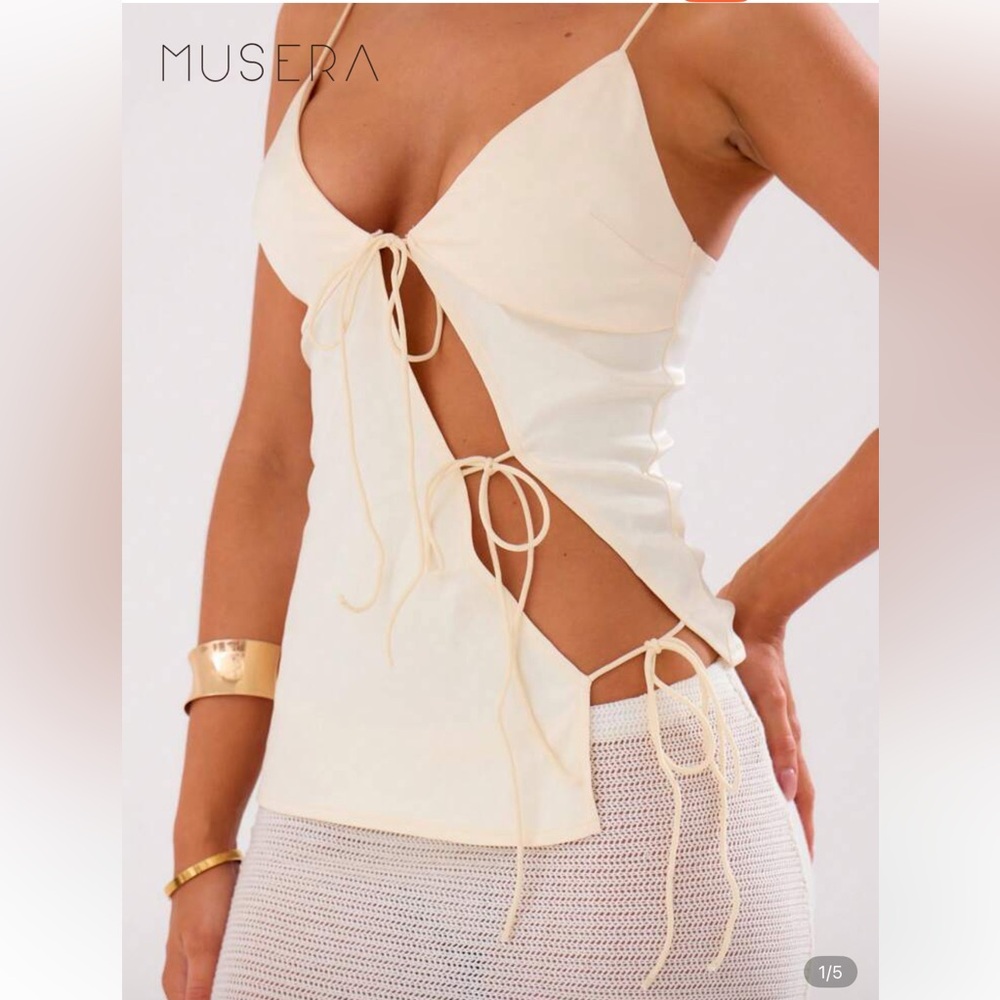 MUSERA SATIN TOP.🥂